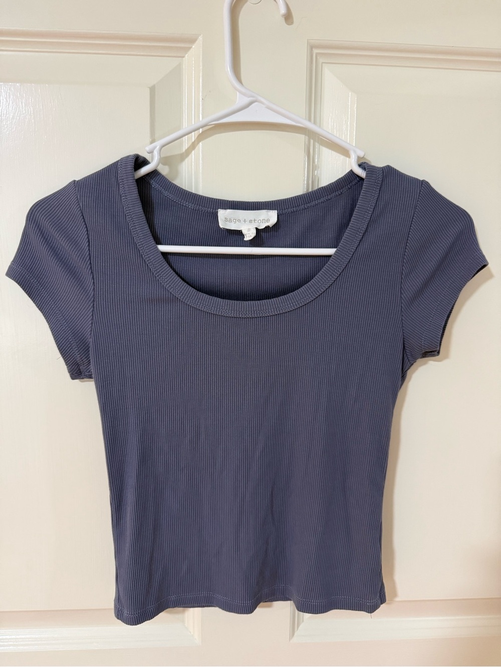 Ribbed Scoop Neck Short Sleeve Tee in Slate Blue